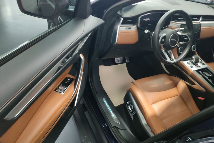 Used Jaguar F-PACE 2021 340 PS R-Dynamic SE Driver Seat