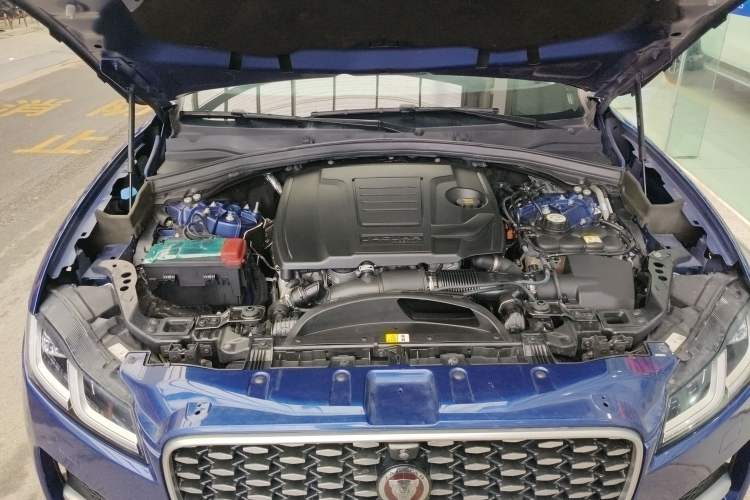 Used Jaguar F-PACE 2021 250 PS Engine Bay