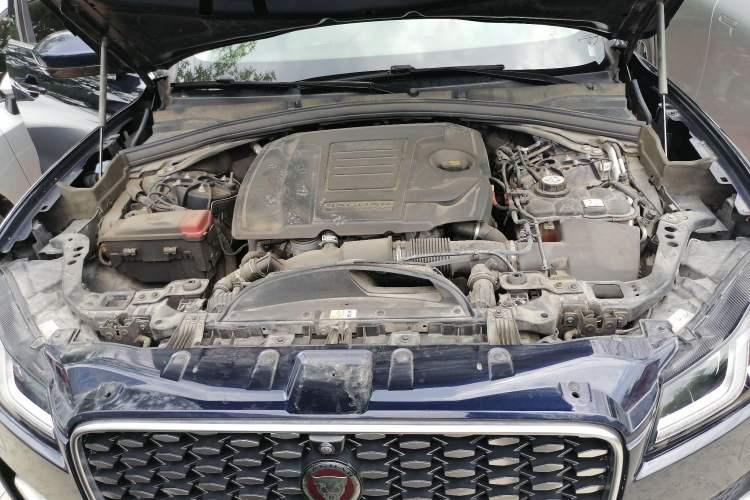 Used Jaguar F-PACE 2021 250 PS Engine Bay