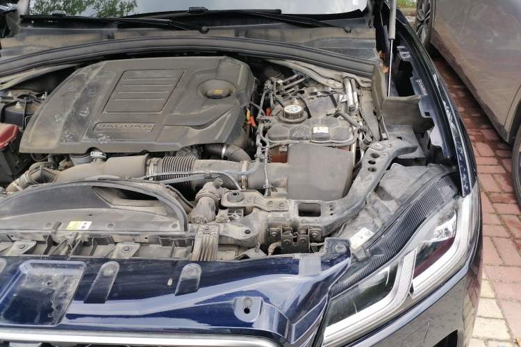 Used Jaguar F-PACE 2021 250 PS Engine Bay Left