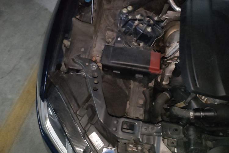 Used Jaguar F-PACE 2021 250 PS Engine Bay Right