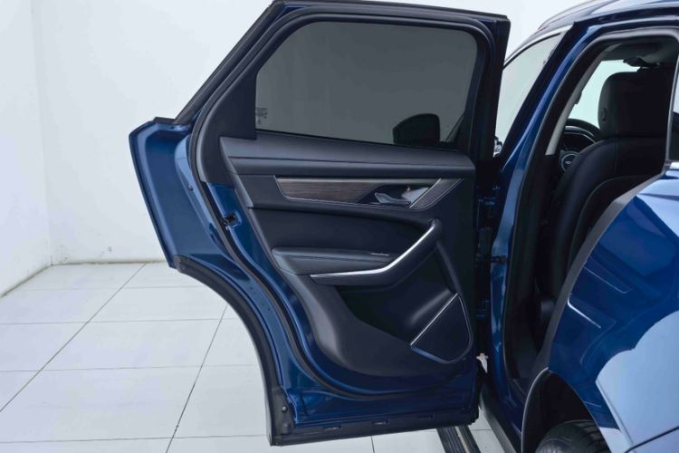 Used Jaguar F-PACE 2021 250 PS Exterior 7
