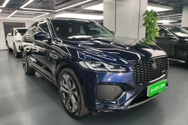 Used Jaguar F-PACE 2021 340 PS R-Dynamic SE Front Right 45 Deg