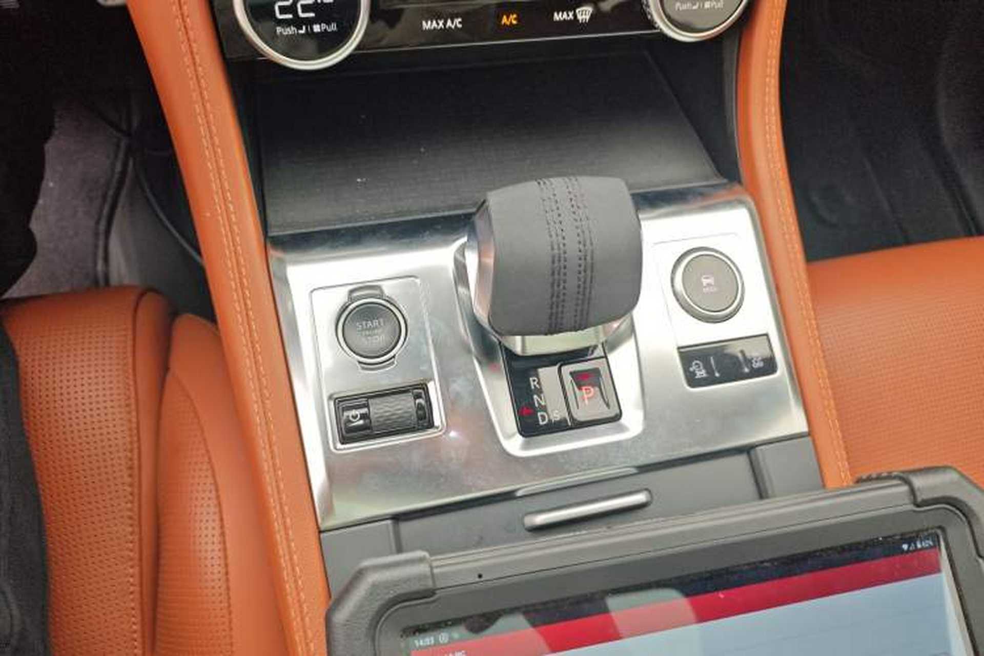 Used Jaguar F-PACE 2021 340 PS R-Dynamic SE Gear Lever