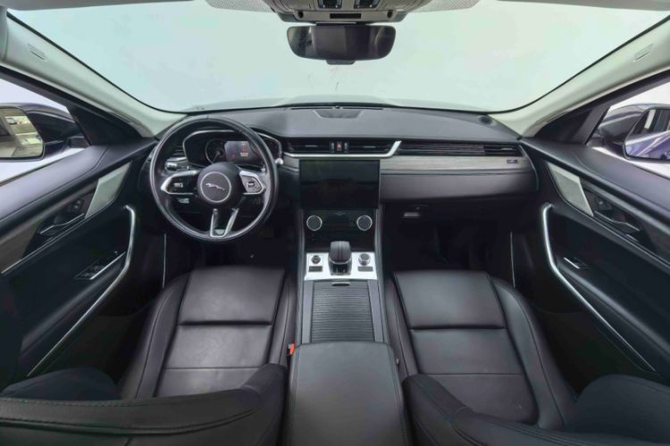 Used Jaguar F-PACE 2021 250 PS Interior 12