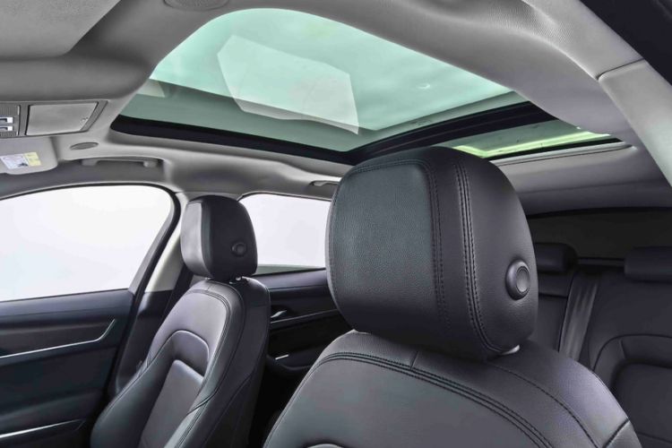 Used Jaguar F-PACE 2021 250 PS Interior 4