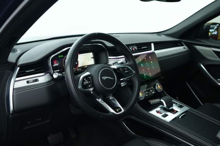 Used Jaguar F-PACE 2021 250 PS R-Dynamic S Interior 7