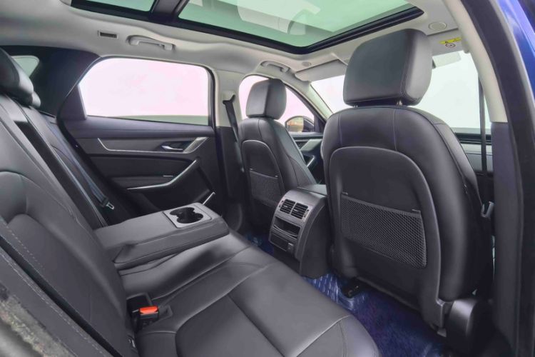 Used Jaguar F-PACE 2021 250 PS Interior 8