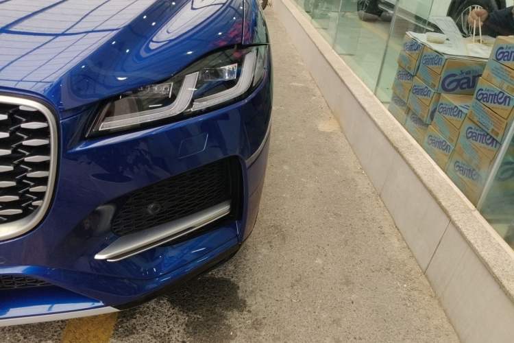 Used Jaguar F-PACE 2021 250 PS Left Front Headlight