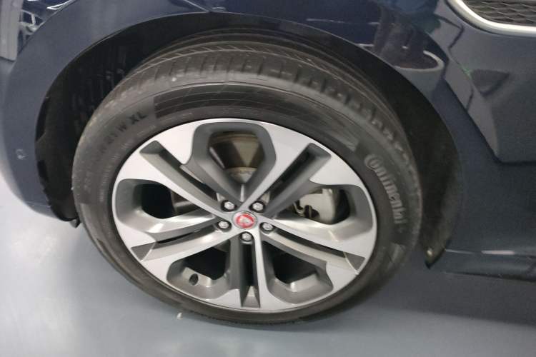 Used Jaguar F-PACE 2021 340 PS R-Dynamic SE Left Front Wheel Hub