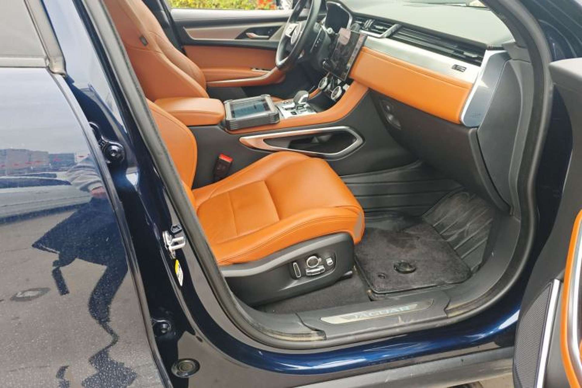 Used Jaguar F-PACE 2021 340 PS R-Dynamic SE Right Front Seat
