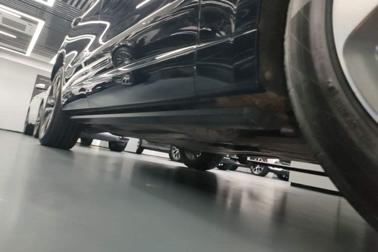 Used Jaguar F-PACE 2021 340 PS R-Dynamic SE Right Side Sill