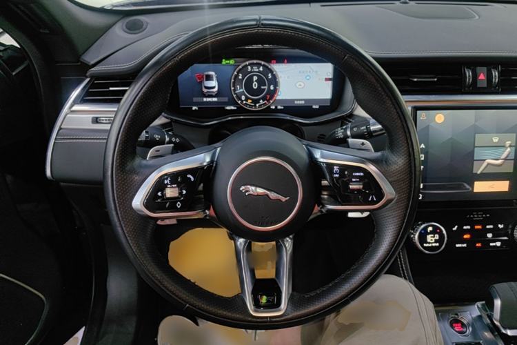 Used Jaguar F-PACE 2021 250 PS R-Dynamic S Steering Wheel