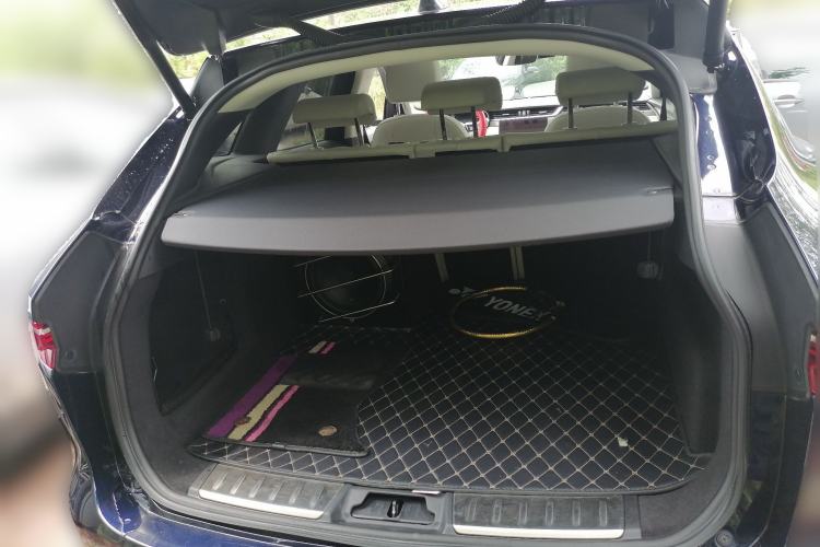 Used Jaguar F-PACE 2021 250 PS Trunk