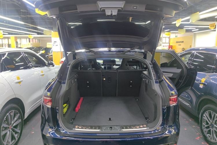 Used Jaguar F-PACE 2021 250 PS R-Dynamic S Trunk