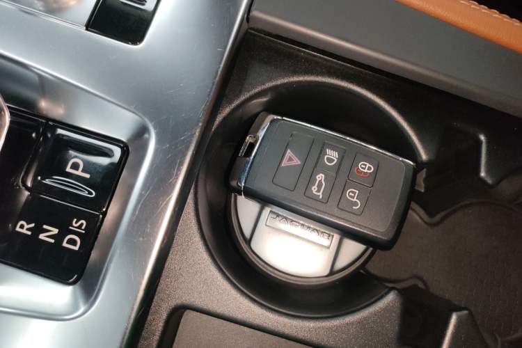 Used Jaguar F-PACE 2021 340 PS R-Dynamic SE Vehicle Key