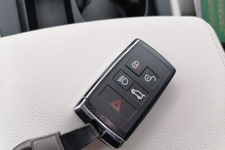 Used Jaguar F-PACE 2021 250 PS Vehicle Key