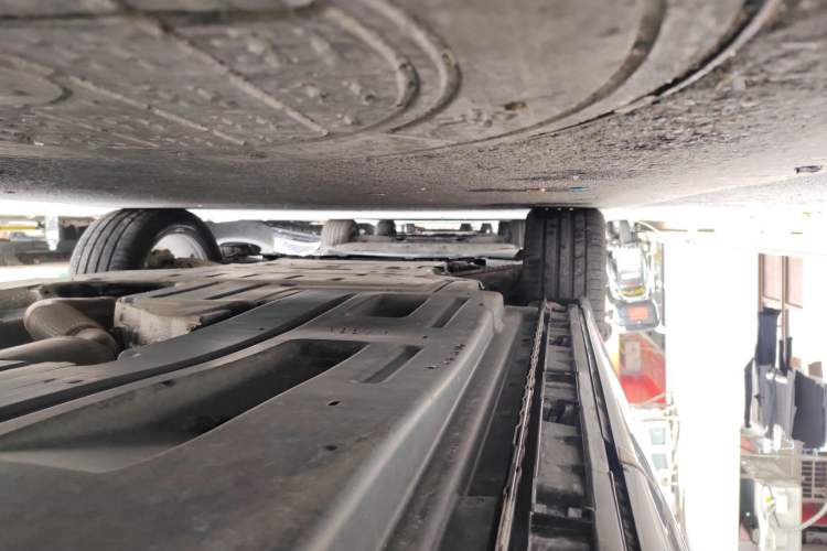 Used Jaguar F-PACE 2021 340 PS R-Dynamic SE Chassis Rear Left