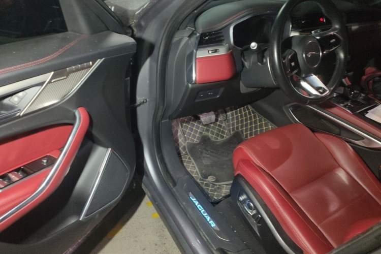 Used Jaguar F-PACE 2021 340 PS R-Dynamic SE Driver Seat