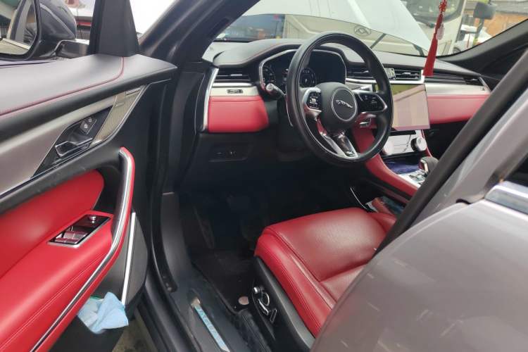 Used Jaguar F-PACE 2021 340 PS R-Dynamic SE Driver Seat