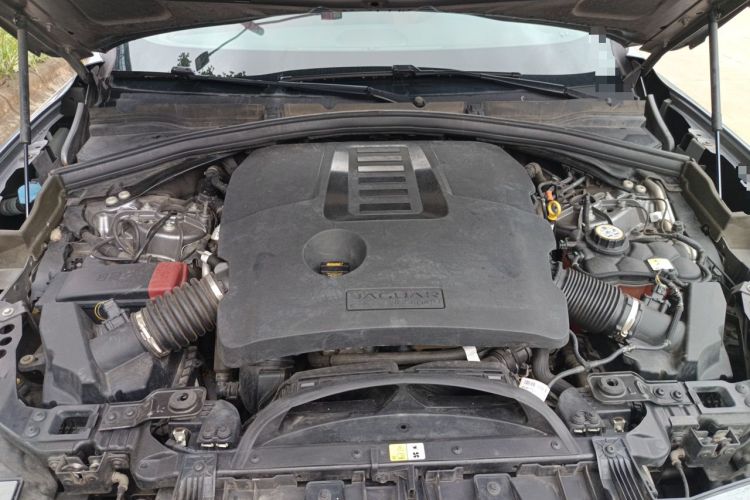 Used Jaguar F-PACE 2021 340 PS R-Dynamic SE Engine Bay