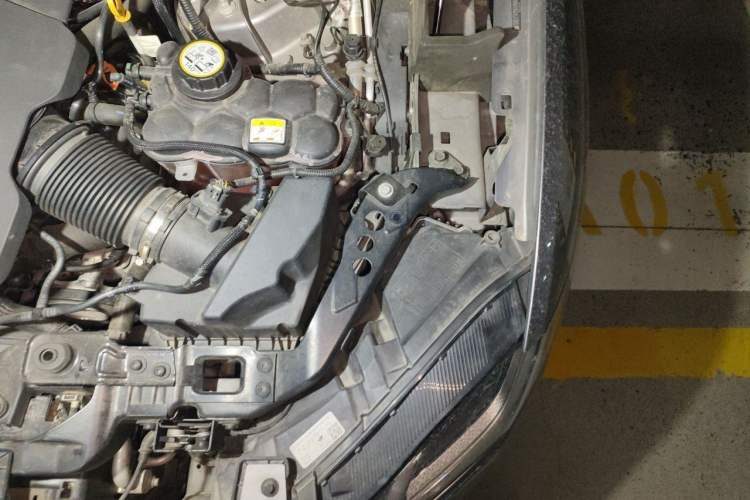 Used Jaguar F-PACE 2021 340 PS R-Dynamic SE Engine Bay Left