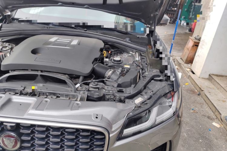 Used Jaguar F-PACE 2021 340 PS R-Dynamic SE Engine Bay Left