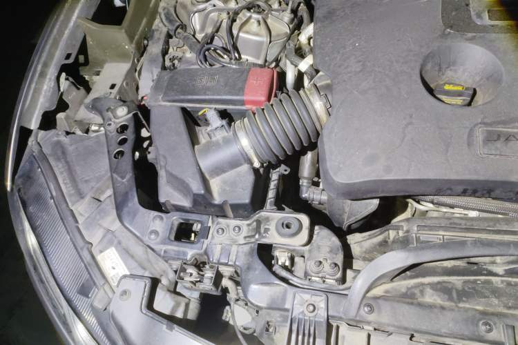 Used Jaguar F-PACE 2021 340 PS R-Dynamic SE Engine Bay Right