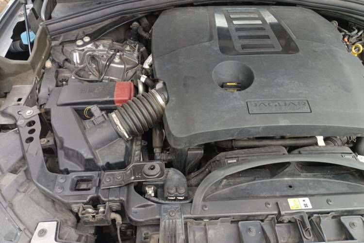 Used Jaguar F-PACE 2021 340 PS R-Dynamic SE Engine Bay Right