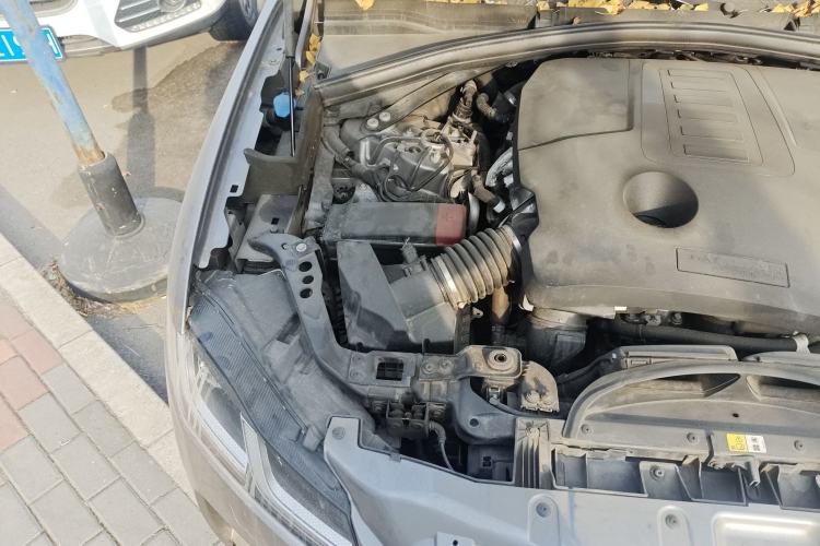 Used Jaguar F-PACE 2021 340 PS R-Dynamic SE Engine Bay Right
