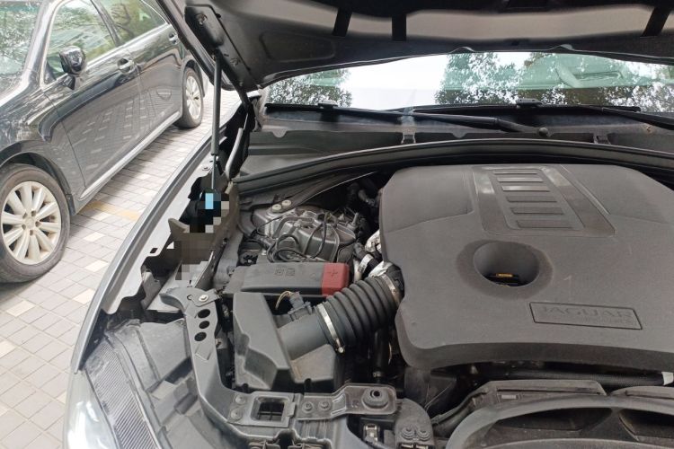 Used Jaguar F-PACE 2021 340 PS R-Dynamic SE Engine Bay Right