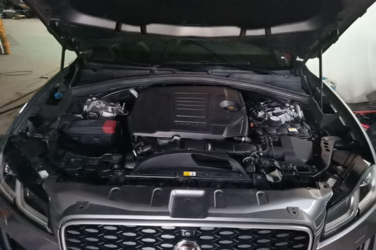 Used Jaguar F-PACE 2021 250 PS R-Dynamic S Engine Bay