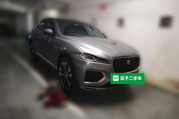 Used Jaguar F-PACE 2021 340 PS R-Dynamic SE Front Right 45 Deg