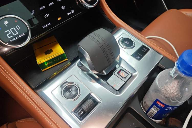 Used Jaguar F-PACE 2021 250 PS R-Dynamic S Gear Lever
