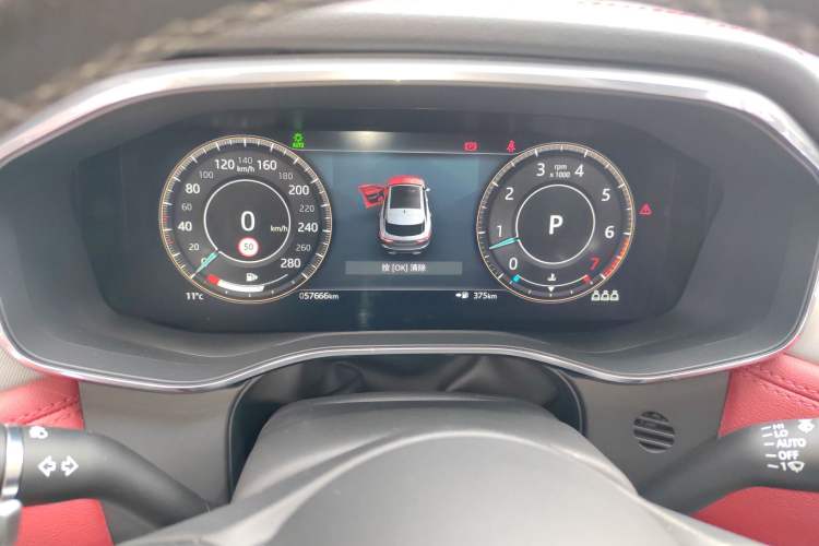 Used Jaguar F-PACE 2021 340 PS R-Dynamic SE Instrument Cluster