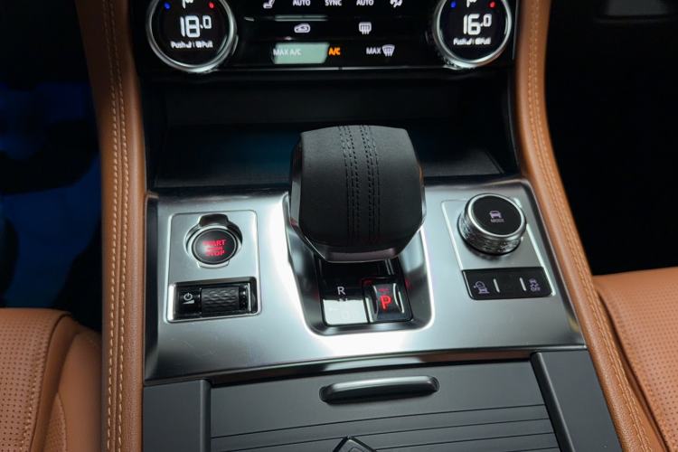 Used Jaguar F-PACE 2021 250 PS R-Dynamic S Interior 7