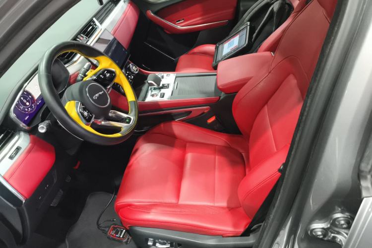 Used Jaguar F-PACE 2021 340 PS R-Dynamic SE Left Front Seat