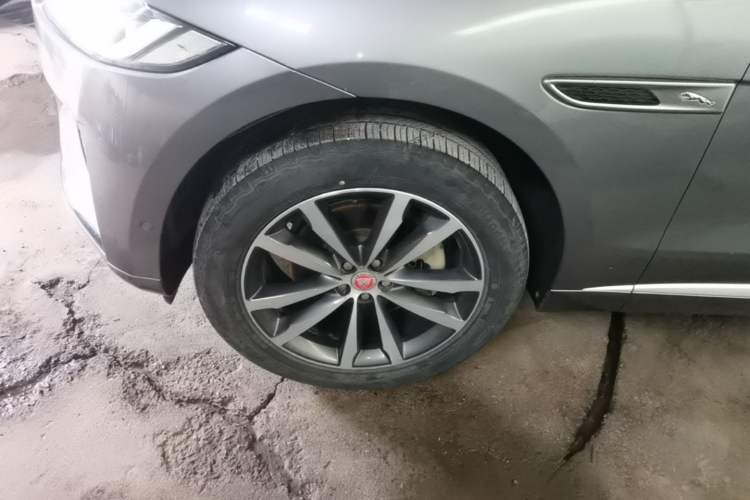 Used Jaguar F-PACE 2021 250 PS R-Dynamic S Left Front Wheel Hub
