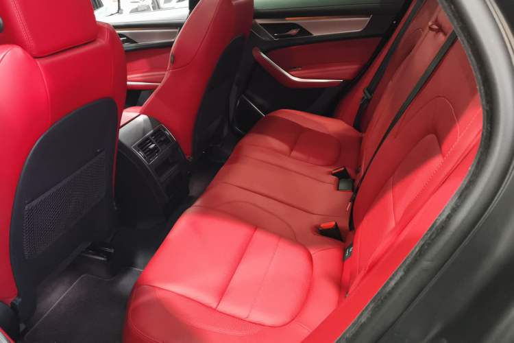 Used Jaguar F-PACE 2021 340 PS R-Dynamic SE Left Rear Seat