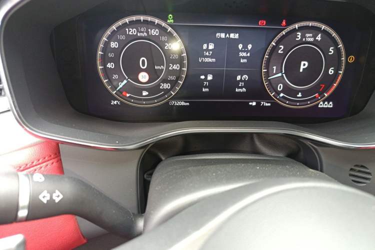 Used Jaguar F-PACE 2021 340 PS R-Dynamic SE Odometer Close Up
