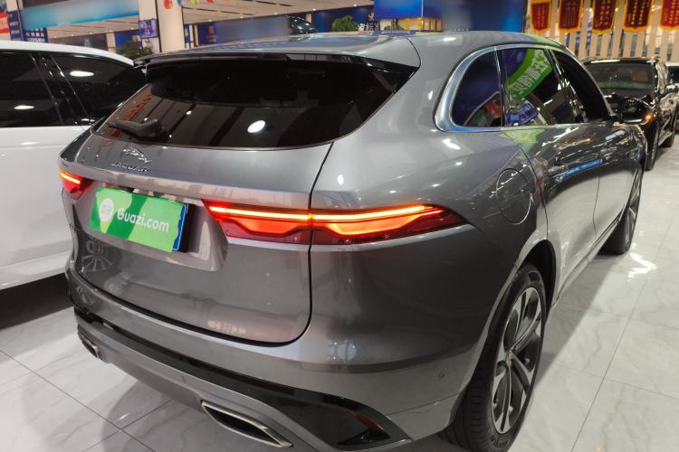 Used Jaguar F-PACE 2021 340 PS R-Dynamic SE Rear Right 45 Deg