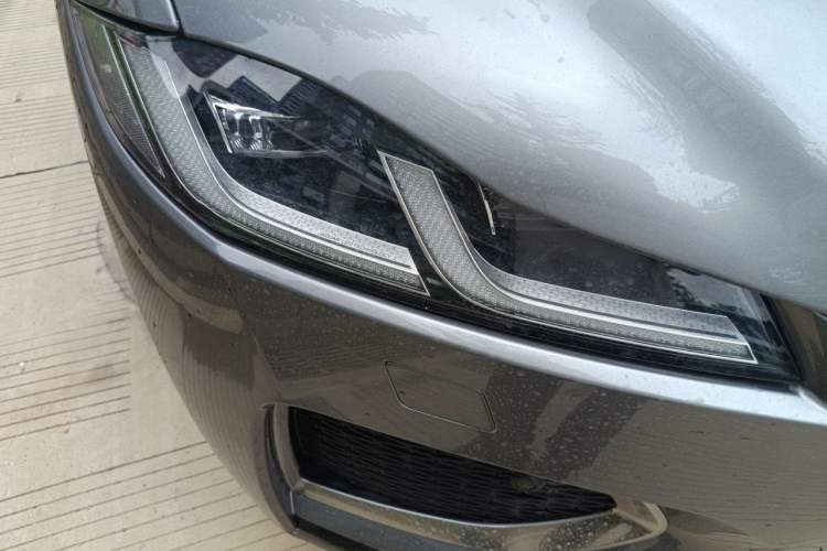 Used Jaguar F-PACE 2021 340 PS R-Dynamic SE Right Front Headlight
