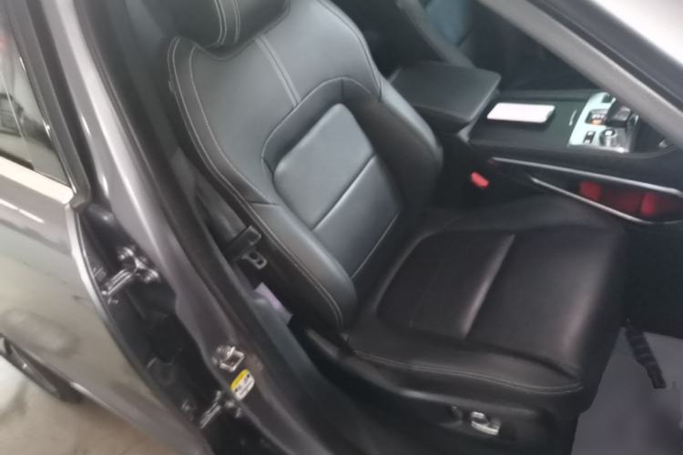 Used Jaguar F-PACE 2021 250 PS R-Dynamic S Right Front Seat
