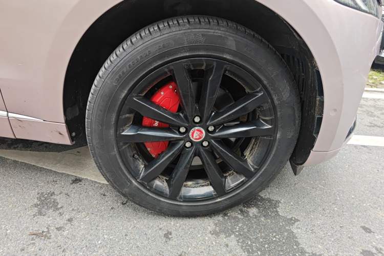 Used Jaguar F-PACE 2021 250 PS R-Dynamic S Right Front Wheel Hub
