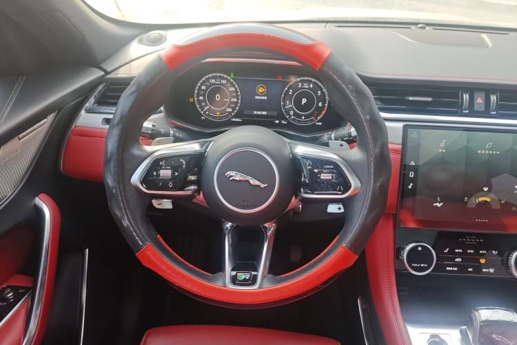 Used Jaguar F-PACE 2021 340 PS R-Dynamic SE Steering Wheel
