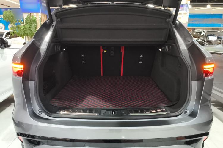 Used Jaguar F-PACE 2021 340 PS R-Dynamic SE Trunk