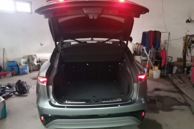 Used Jaguar F-PACE 2021 250 PS R-Dynamic S Trunk