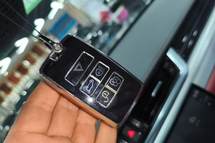 Used Jaguar F-PACE 2021 340 PS R-Dynamic SE Vehicle Key