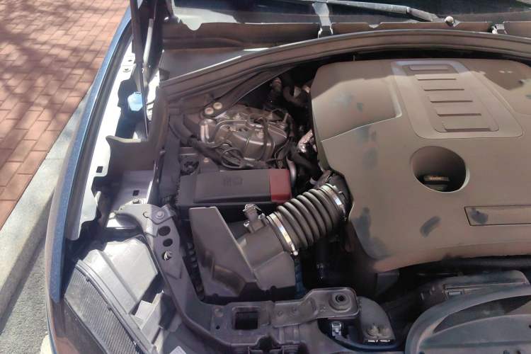 Used Jaguar F-PACE 2021 340 PS R-Dynamic SE Engine Bay Right