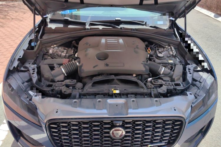 Used Jaguar F-PACE 2021 340 PS R-Dynamic SE Engine Bay
